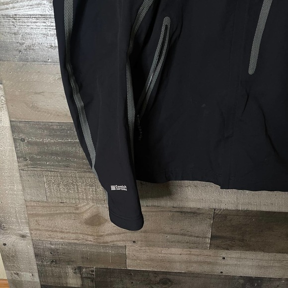 SOLD Mountain Hardwear Synchro Conduit Softshell - Picture 2 of 4